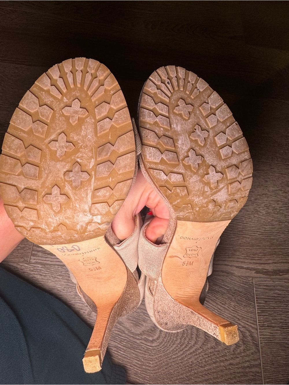 Donald Pilner Gold Iridescent Stiletto Sandals Size 5 1/2 - Picture 3 of 9